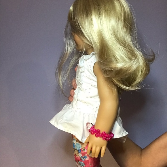 American girl doll - Picture 3 of 6